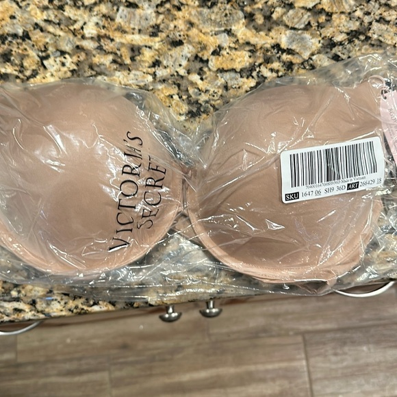 New with tags Body by Victoria push up bra size 36D - Picture 1 of 1